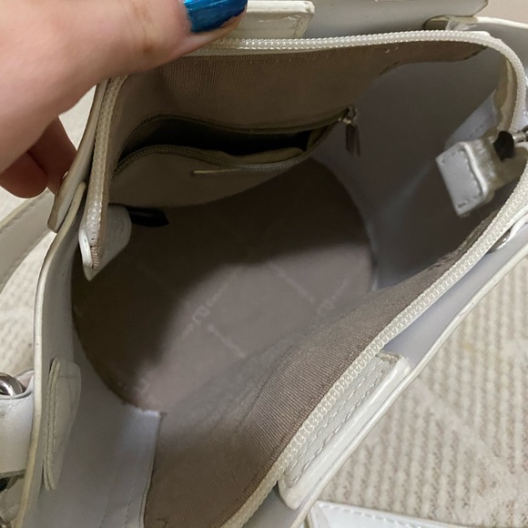 White crossbody bag - Picture 2 of 3